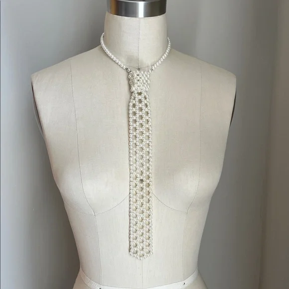 VINTAGE Hong Kong Faux Pearl Knotted Tie Bolo Necklace - Picture 10 of 10